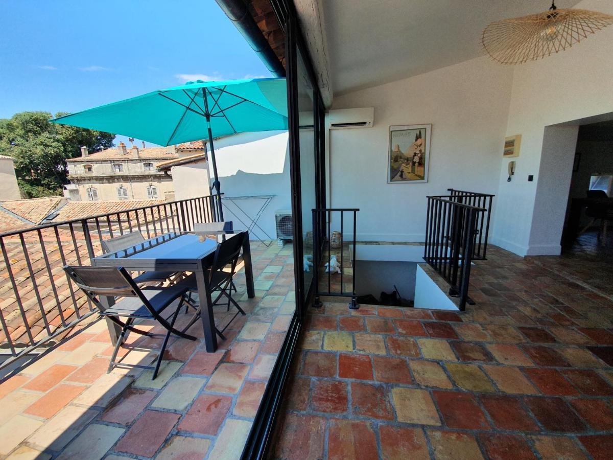 Au Coeur Du Centre Historique - Immeuble Classe - Terrasse - Climatise Ним Экстерьер фото