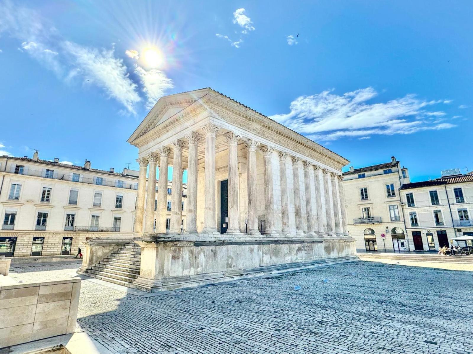 Au Coeur Du Centre Historique - Immeuble Classe - Terrasse - Climatise Ним Экстерьер фото
