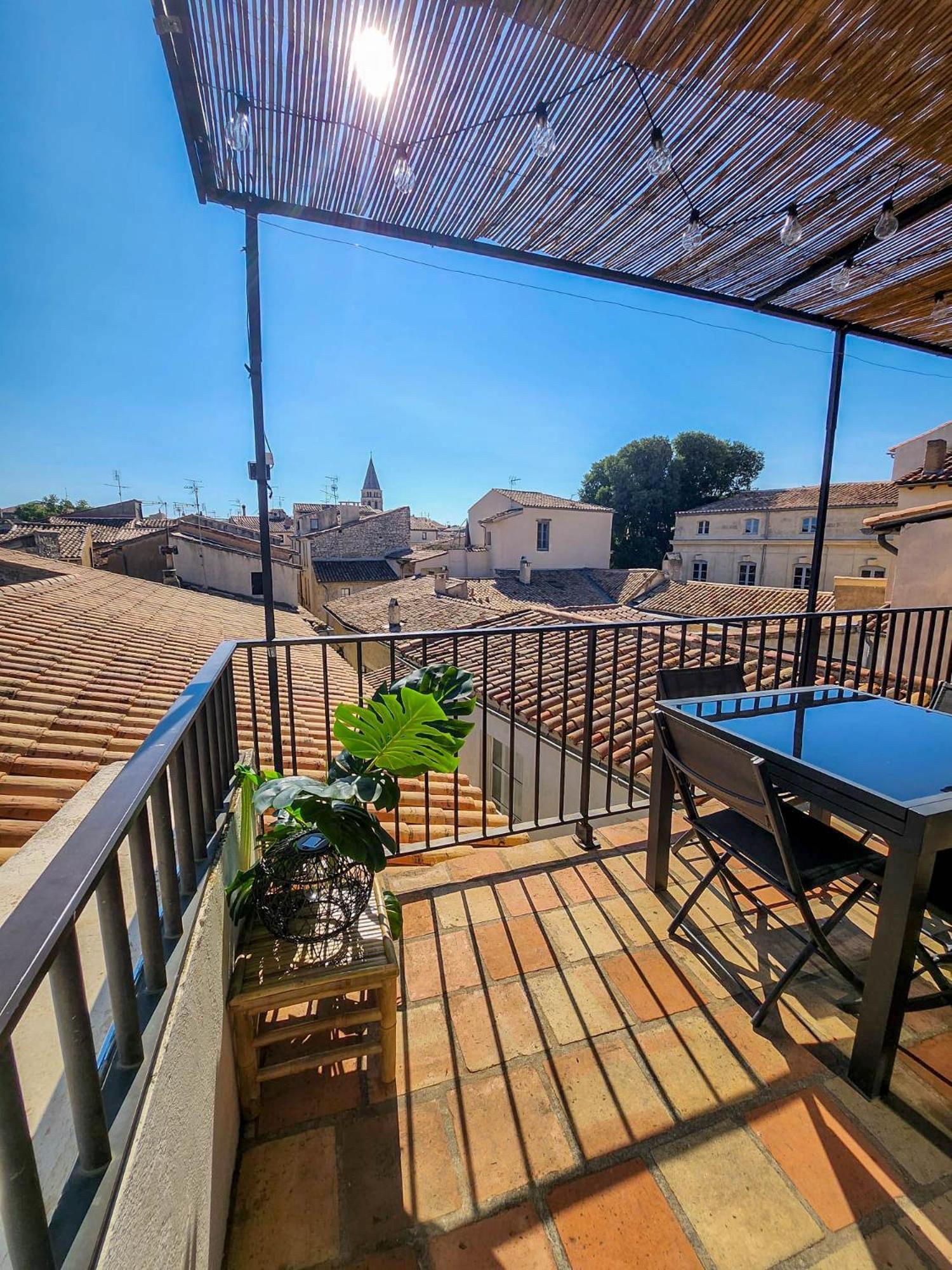 Au Coeur Du Centre Historique - Immeuble Classe - Terrasse - Climatise Ним Экстерьер фото